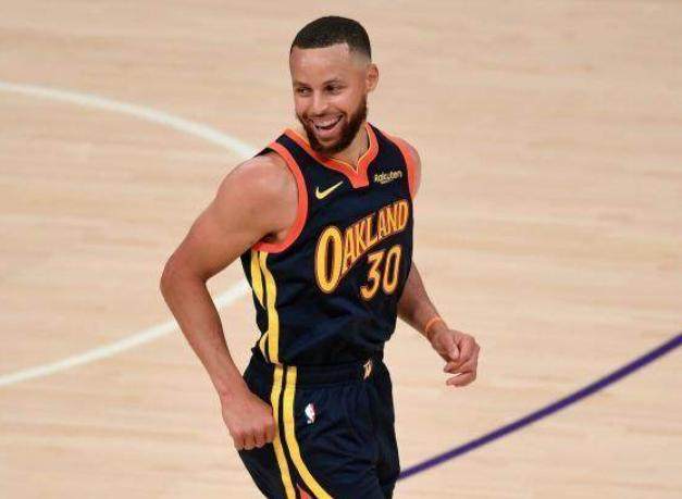 九游体育APP下载-库里继续大搞个人投资 普通人可千万别学他